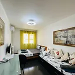 The - 3 Rooms, 3air Cond, 3tv, 3fans, 2 Wc, Wifi Everywhere 5min Aeroport, Train, Beach, 1min Tram, 15 Min Centre, Port, Parking Possible
