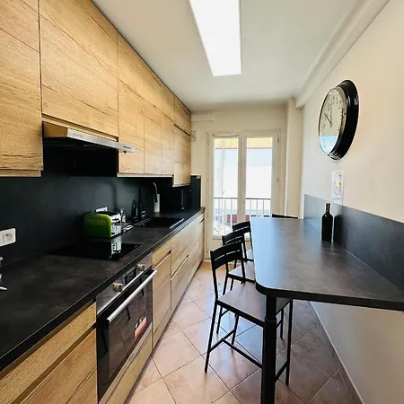 The Nice - 3 Rooms, 3Air Cond, 3Tv, 3Fans, 2 Wc, Wifi Everywhere 5Min Aeroport, Train, Beach, 1Min Tram, 15 Min Centre, Port, Garage Free Security * 尼斯