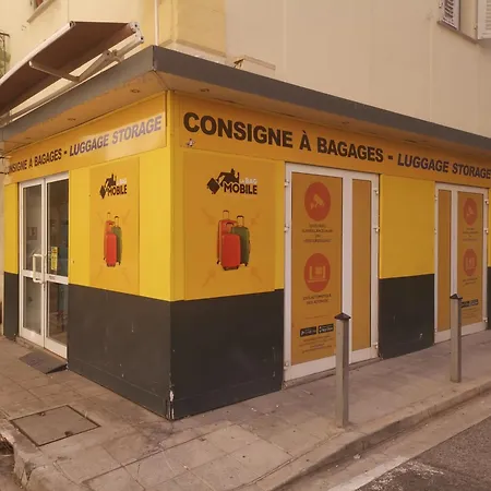 The - 3 Rooms, 3air Cond, 3tv, 3fans, 2 Wc, Wifi Everywhere 5min Aeroport, Train, Beach, 1min Tram, 15 Min Centre, Port, Parking Possible *